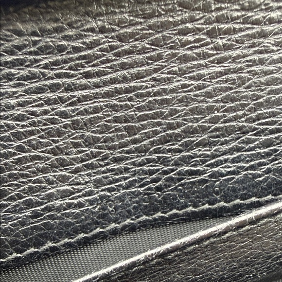 Gucci Authentic Black Embossed Clutch Wallet - Picture 5 of 9